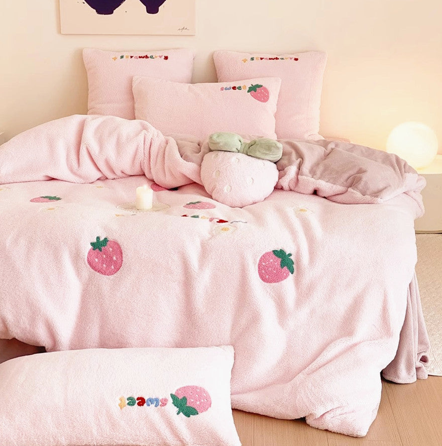 Fashion Strawberry Bedding Set PN6337