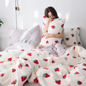 Fashion Strawberry Bedding Set JK2170