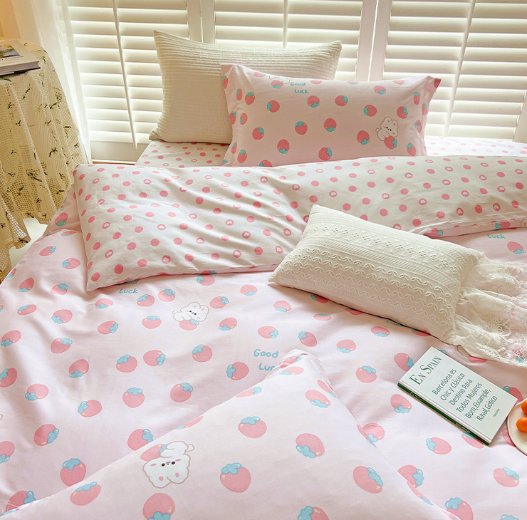 Rabbit Strawberry Bedding Set PN5145